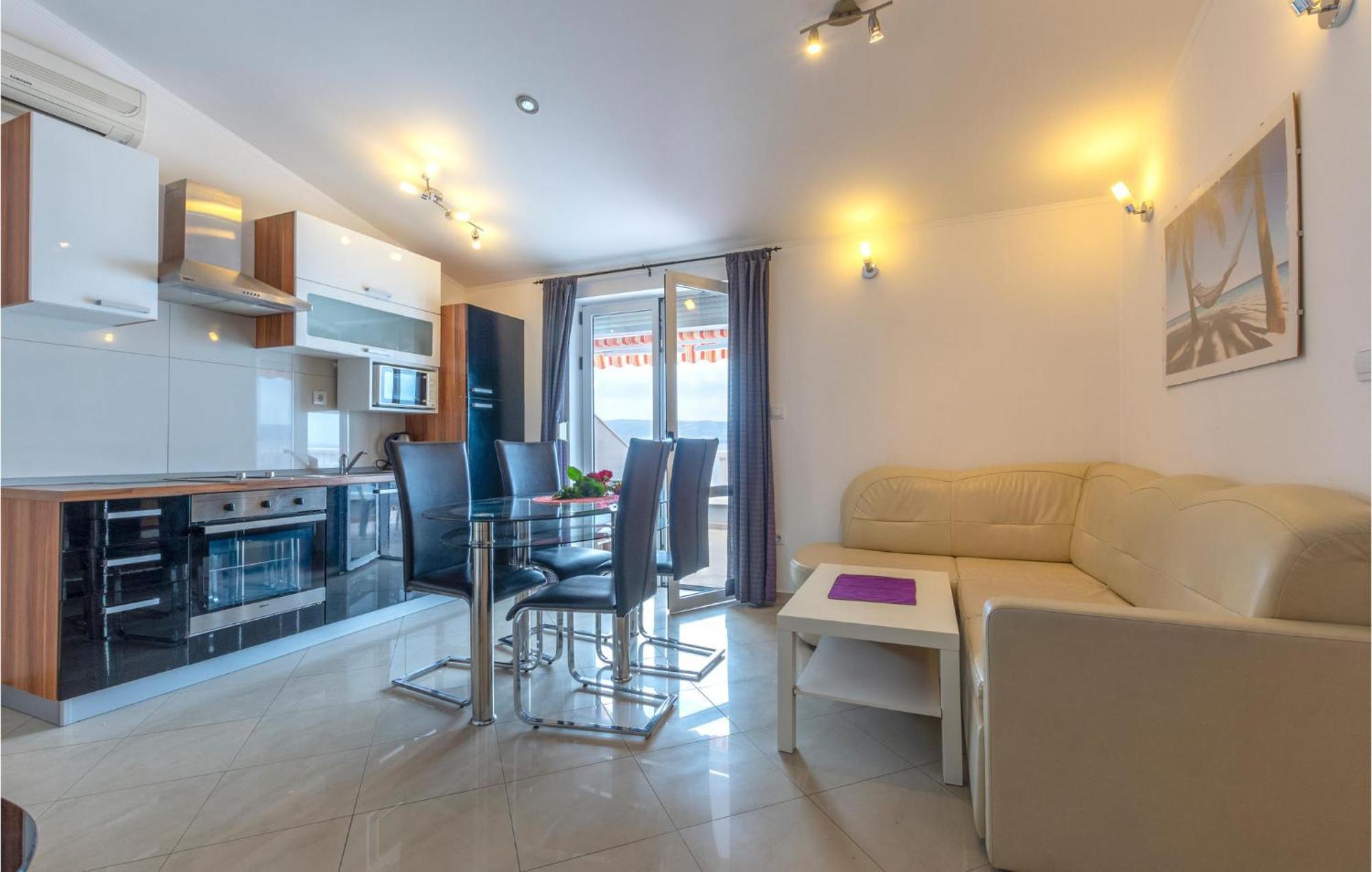 1 Bedroom Gorgeous Apartment In Jesenice Exterior foto