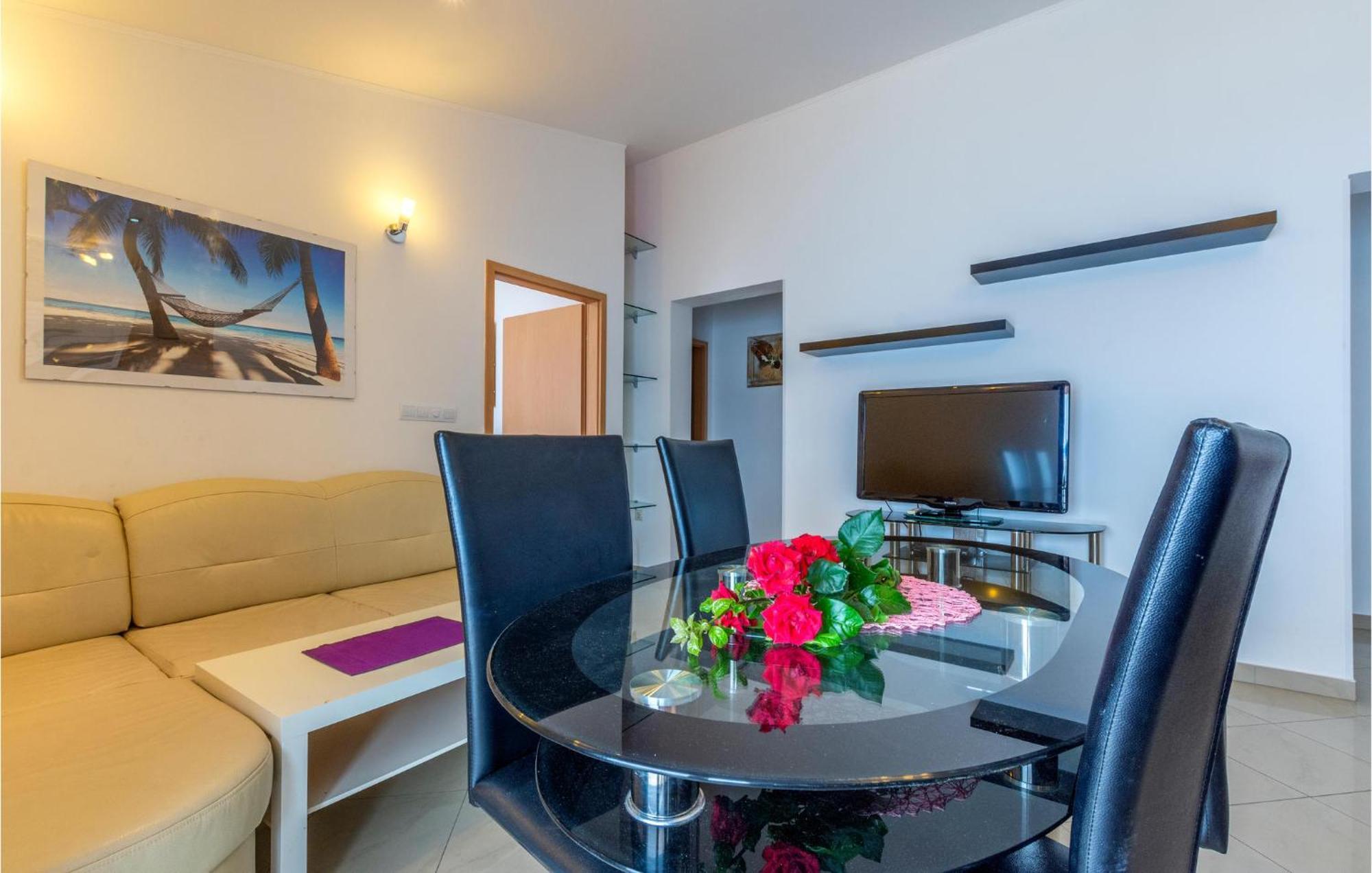 1 Bedroom Gorgeous Apartment In Jesenice Exterior foto